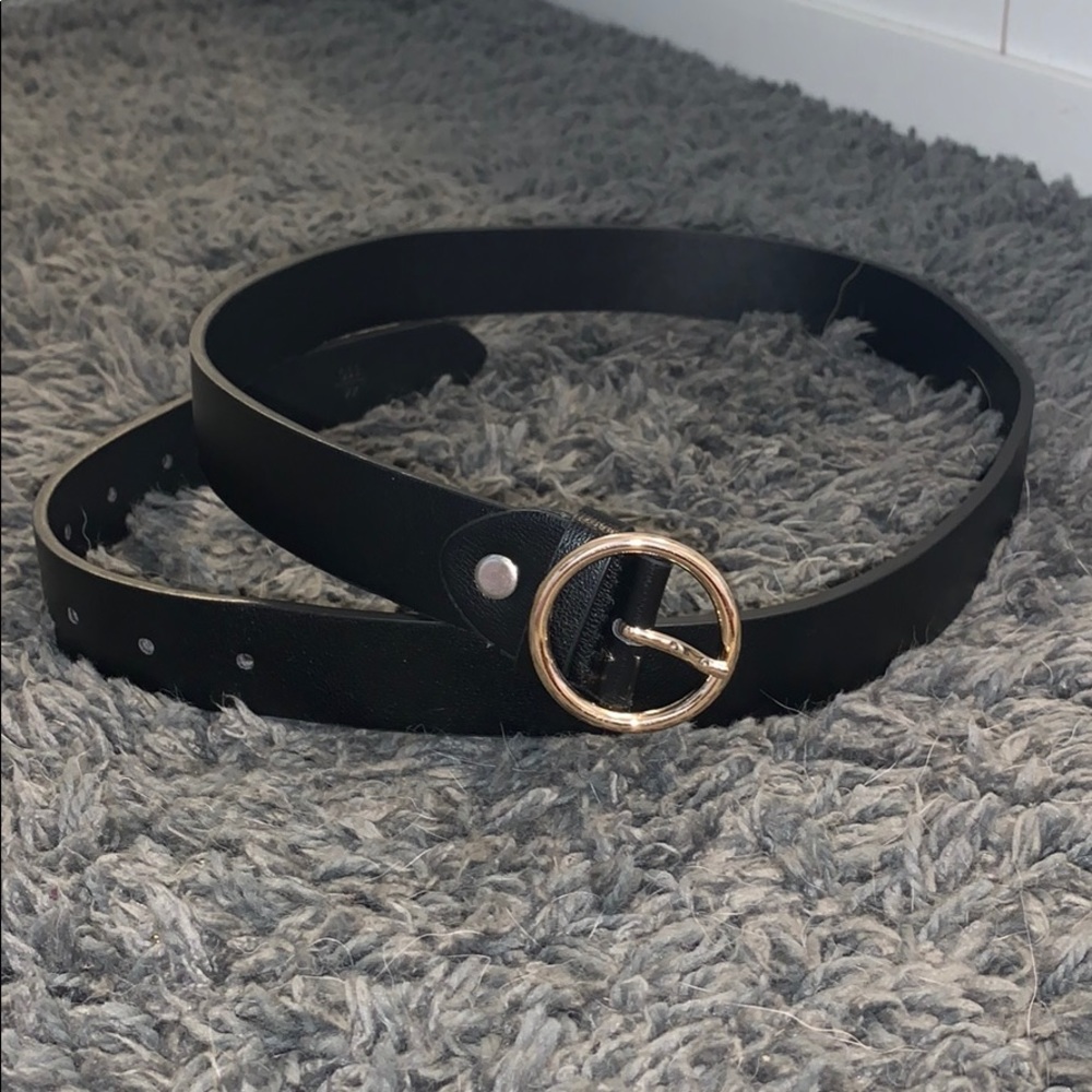 Gold circle buckle, black belt 44"/110cm